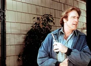 Steve (Barry Van Dyke) leitet die Fahndung nach einem Mörder, der den Mann seiner Schwester Carol umgebracht hat. Steve (Barry Van Dyke) leitet die Fahndung nach einem Mörder, der den Mann seiner Schwester Carol umgebracht hat.