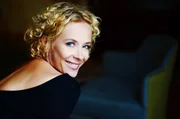 Katja Riemann hat gro&szlig;e Erfolge und internationale Anerkennung durch die Arbeit mit Margarethe von Trotta erlangt. 2019 &uuml;berreichte sie der Regisseurin bei der Lola-Verleihung den Ehrenpreis der Deutschen Filmakademie f&uuml;r ihr Lebenswerk.