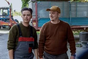 Neumatt Staffel 3 Folge 4 – Erfolgskurs Hauptmotiv 2: Rumo Wehrli als Liam Belucci, Jérôme Humm als Lorenz Wyss Neumatt Staffel 3 Folge 4 – Erfolgskurs Hauptmotiv 2: Rumo Wehrli als Liam Belucci, Jérôme Humm als Lorenz Wyss
