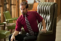 Bobby Pellit (Colin Farrell)