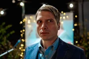 Mindblow Folge 6  M&auml;ge ist der Ankunft in der neuen Realit&auml;t noch etwas verwirrt. Dimitri Stapfer als Markus. Buch: Eric Andreae, Fanny Nussbaumer, Adrian Aeschbacher, Urs Humbel. Regie: Eric Andreae. Produktion: Shining Film AG.