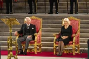 K&ouml;nig Charles III. und K&ouml;nigin Camilla in der Westminster Hall, kurz nach dem Tod von K&ouml;nigin Elizabeth II. im September 2022.