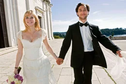Lisa (Jasmin Schwiers) und Hrvoje (Ludwig Trepte) sind so sehr verliebt, dass sie schon nach kurzer Zeit heiraten.