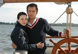 Jenny (Julia Hartmann) und ihr Freund Jan (Ole Tillmann) finden wieder zusammen.