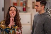Leon (Joel Akg&uuml;n) ist baff, weil Rana (Gonca de Haas) die Chili-Schoko-Creme gut schmeckt.