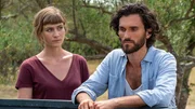 Ein Sommer in Istrien Alte Gef&uuml;hle flammen wieder auf: Sophie Pfennigstorf als Anne, Vladimir Korneev als Darijo