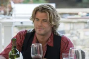 Stone Crandall (Chris Hemsworth)