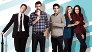 "How I Met Your Mother", Ted Mosby erz&auml;hlt im Jahr 2030 seinen Kindern alle Details dar&uuml;ber, wie er seine Frau kennengelernt hat. Seine Erl&auml;uterungen beginnen im Jahr 2005, als sich Ted als Architekturstudent eine Wohnung mit seinem Freund Marshall teilt. Kurze Zeit sp&auml;ter lernt Ted die Nachrichtensprecherin Robin kennen und lieben. Sie will jedoch von einer festen Beziehung noch gar nichts wissen. V&ouml;llig unklar ist deshalb, welche der Frauen an Teds Seite nun die Mutter seiner Kinder wird. Im Bild (v.li.): Neil Patrick Harris (Barney Stinson), Jason Segel (Marshall Eriksen), Josh Radnor (Ted Mosby), Alyson Hannigan (Lily Aldrin), Cobie Smulders (Robin Scherbatsky).