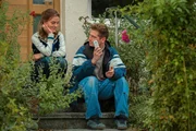 Trotz allem gelingt es M&auml;ge, mit Sandra die Nummer auszutauschen: Sylvie Marinkovic als Sandra, Dimitri Stapfer als Markus