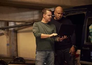 G. Callen (Chris O'Donnell, l.); Sam Hanna (LL Cool J, r.)