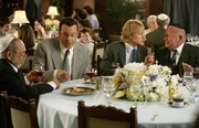 Den beiden Hochzeits-Crasher John Beckwith (Owen Wilson, 2.v.r.) und Jeremy Grey (Vince Vaughn, 2.v.l.) ist es v&ouml;llig egal, ob es eine katholische, j&uuml;dische oder griechisch-orthodoxe Hochzeit ist, solange da h&uuml;bsche, bereitwillige M&auml;dchen herumlaufen ...