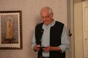 Joseph (Michael Vogtmann) &uuml;berkommen Erinnerungen an Theresa.