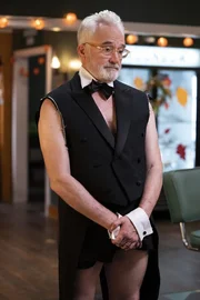 Arthur Cochran (Bradley Whitford)
