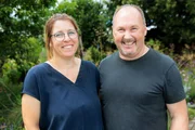 Hinter den Hecken Staudengarten in Thierachern BE Staffel 5 Folge 7 Rosette und Ruedi Stettler in ihrem Staudengarten 2022 Hinter den Hecken Staudengarten in Thierachern BE Staffel 5 Folge 7 Rosette und Ruedi Stettler in ihrem Staudengarten 2022