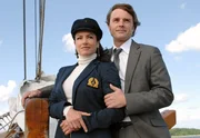 Nora (Christine Neubauer) hat sich in ihren Arzt Dr. Leonhard (Eric Langner) verliebt.