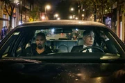 l-r: Sergeant Daniel 'Hondo' Harrelson (Shemar Moore), Commander Robert 'Bob' Hicks (Patrick St. Esprit)