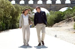 Eine Pause am Pont du Gard: Jacques (Arnaud Viard) zeigt Anne (Diane Lane) die Sehensw&uuml;rdigkeiten Frankreichs.
