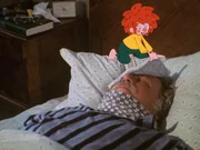 Meister Eder ist krank und mu&szlig; das Bett h&uuml;ten. Pumuckl versucht, ihn aufzumuntern, aber Eder hat keinen Nerv f&uuml;r diverse Sp&auml;&szlig;chen.