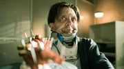 Der schwerverletzte Jürg Dolmas (David Bennent) muss nach seinem Sturz alles wieder von vorne lernen. Der schwerverletzte Jürg Dolmas (David Bennent) muss nach seinem Sturz alles wieder von vorne lernen.