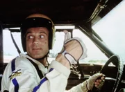 Bereit zum Start: Im Kampf gegen die Mafia muss Johnny (Terence Hill) sich auch als Rennfahrer versuchen ...