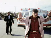 Polizist Alan Parker (Bud Spencer, l.) ist ein echter Haudegen. Er wird auf den windigen Ganoven Tony Roma (Tomas Milian, r.) angesetzt, der die Frau des Senators um ihre kostbaren Familienjuwelen gebracht hat ...