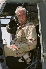 Der Leiter der Milit&auml;rbasis in der David Banner seine Experimente durchf&uuml;hrte, Gen. Ross (Sam Elliott), wird damit beauftragt, den Hulk zu finden und die Zivilbev&ouml;lkerung um jeden Preis vor ihm zu sch&uuml;tzen ...
