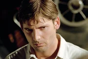 Atomphysiker Doktor Bruce Banner (Eric Bana), mit dem Fachgebiet der Gamma-Bestrahlung, wird w&auml;hrend eines Unfalls mit Gammastrahlen belastet. Er hat seitdem an schweren Nebenwirkungen zu leiden ...
