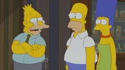 Grampa (l.) verschwindet aus seinem Altersheim. W&auml;hrend Homer (M.) und Marge (r.) verzweifelt versuchen, ihn zu finden, folgen sie Hinweisen, die Geheimnisse &uuml;ber seine Vergangenheit offenbaren ...