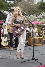 Heizt allen ordentlich ein: Rocks&auml;ngerin Sheryl Crow ...