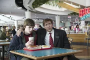 Auch Sohnemann Mike (Nicholas Hoult, l.) macht Dave Spritz (Nicolas Cage, r.) viele Sorgen. Er hat Drogenprobleme sowie einen p&auml;dophilen Suchtberater ...