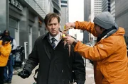 Regisseur Gore Verbinski, r. legt Hand bei Nicolas Cage, r. an