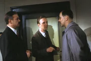 Von links: Karl Grandauer (J&ouml;rg Hube), Polizist Deinlein (Gerd Anthoff) und Adolf Grandauer (Alexander Duda).
