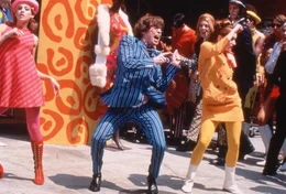 Austin Powers (Mike Myers), sexy Frauenschwarm und der wohl sch&auml;rfste Agent im Dienste Ihrer Majest&auml;t, genie&szlig;t das Leben.