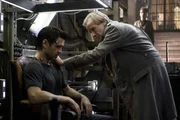 L-R: Douglas Quaid (Colin Farrell) und Matthias (Bill Nighy)