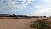 Zwischenstopp &bdquo;in the middle of nowhere&ldquo;: Der Ort Cook liegt an einem &uuml;ber 400 Kilometer langen schnurgeraden Gleisabschnitt durch das Outback und hat zwei Einwohner.