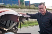 CHICAGO P.D. -- "Get My Cigarettes" Episode 203 -- Pictured: Jason Beghe als Hank Voight.