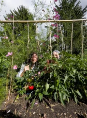 Die Gem&uuml;seheld*innen: Laura Setzer (li.) und Juliane Ranck.