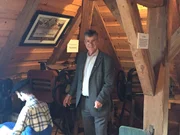 Jakob Scharf ist DAS Gesicht Steinbergs. Der Alt-B&uuml;rgermeister zeigt im Braunkohlemuseum Steinberg die bewegte Geschichte des Ortes.