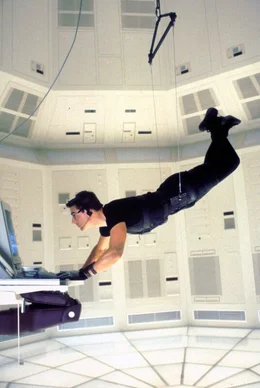In einer artistischen Meisterleistung knackt Ethan Hunt (Tom Cruise) den Zentralrechner der CIA ...