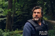 Es ist wichtig, dass Friedemann Berg (Hans-Jochen Wagner) und seine Kollegen das fl&uuml;chtige Paar schnell finden, damit die Angst im Ort nicht noch zunimmt.