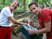 Willi und die Tier&auml;rztin Dr. Grenz im Zoo.