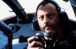 Gemeinsam mit Claire und den beiden Ex-Agenten Luther und Krieger (Jean Reno) plant Ethan den gro&szlig;en Coup: Eine Diskette mit den Codenamen aller Top-Agenten soll gegen den Namen des Verr&auml;ters getauscht werden ...