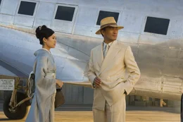 Sayuri (Ziyi Zhang) liebt den f&uuml;r sie unerreichbaren "Direktor" (Ken Watanabe).