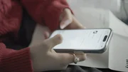 Smartphones und Social Media geh&ouml;ren f&uuml;r viele Menschen zu ihrem Alltag dazu.