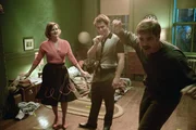 Noch ahnen Chuck (Sam Rockwell, M.) und Penny (Drew Barrymore, l.) nicht, dass Jim Byrd (George Clooney, r.) einen Killer sucht ...
