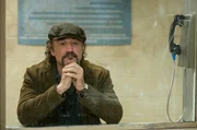 Elias Koteas als Alvin Olinsky.