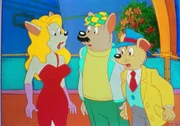 Elliot mouse (r.), Deborah (l.)