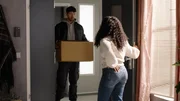 Imani (F&eacute;r&eacute;ba Kon&eacute;) w&uuml;hlt die Situation emotional erneut auf. Links Mika (Daniel Noah)