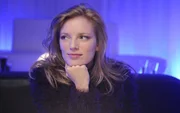 Elsa (Sarah Polley) arbeitet an der Erzeugung neuer Lebewesen durch Splei&szlig;en von tierischem Erbgut.