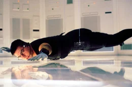 Dem Top-Agenten Ethan Hunt (Tom Cruise) gelingt es, bis in den Hochsicherheitsraum des Zentralcomputers im CIA-Hauptquartier in Langley zu gelangen ...